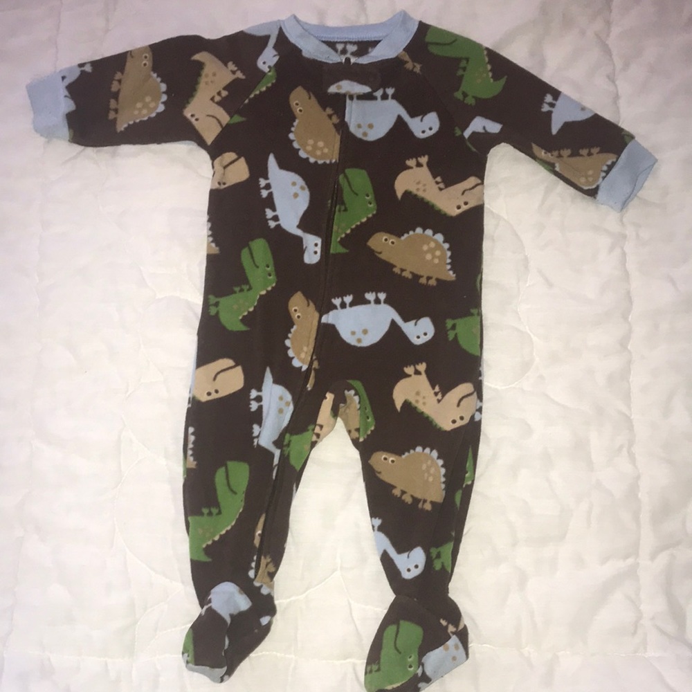 Carter’s dinosaur 🦖 footed sleeper